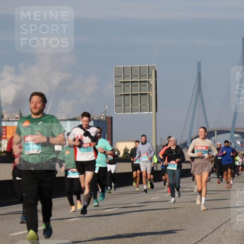 03.10.2025 - Köhlbrandbrückenlauf Luisa Fischer http://msf.ph/oto/9013235 03.10.2025 10:56:43 Position 3  meine-sportfotos.de