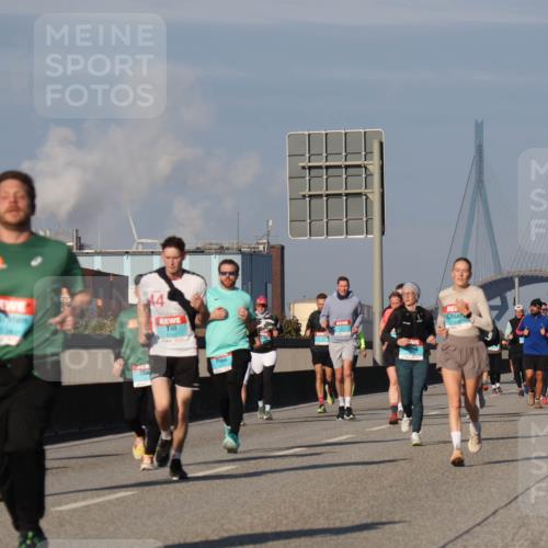 03.10.2025 - Köhlbrandbrückenlauf Luisa Fischer http://msf.ph/oto/9013246 03.10.2025 10:56:44 Position 3  meine-sportfotos.de