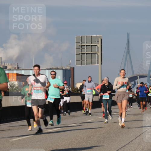 03.10.2025 - Köhlbrandbrückenlauf Luisa Fischer http://msf.ph/oto/9013250 03.10.2025 10:56:44 Position 3  meine-sportfotos.de