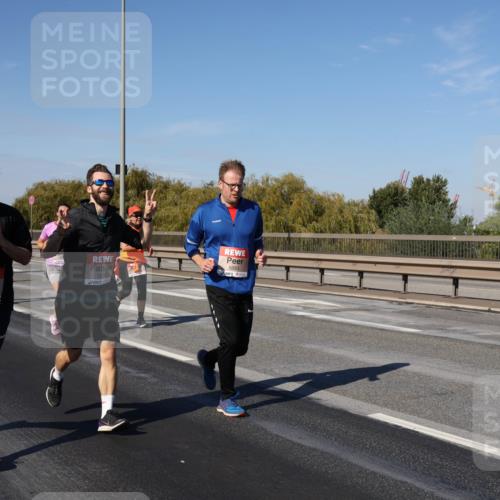 03.10.2025 - Köhlbrandbrückenlauf Julia Fischer http://msf.ph/oto/9013251 03.10.2025 13:05:44 Position 3 5882, 5883 meine-sportfotos.de