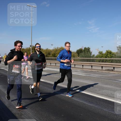 03.10.2025 - Köhlbrandbrückenlauf Julia Fischer http://msf.ph/oto/9013255 03.10.2025 13:05:44 Position 3 5882 meine-sportfotos.de
