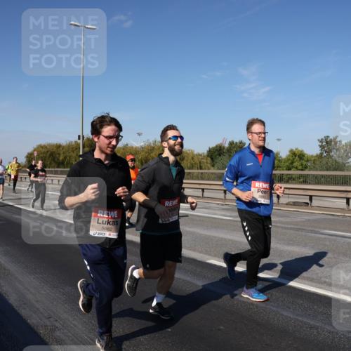 03.10.2025 - Köhlbrandbrückenlauf Julia Fischer http://msf.ph/oto/9013256 03.10.2025 13:05:45 Position 3 5882, 5883 meine-sportfotos.de
