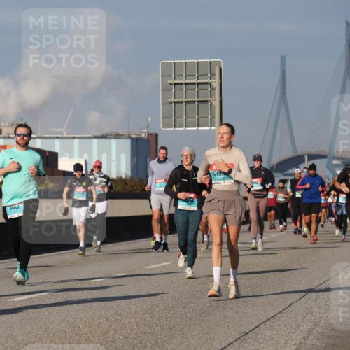 03.10.2025 - Köhlbrandbrückenlauf Luisa Fischer http://msf.ph/oto/9013264 03.10.2025 10:56:47 Position 3 44, 1151, 2077, 1458 meine-sportfotos.de