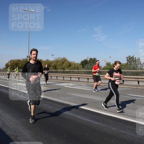 03.10.2025 - Köhlbrandbrückenlauf Julia Fischer http://msf.ph/oto/9013277 03.10.2025 13:05:48 Position 3  meine-sportfotos.de