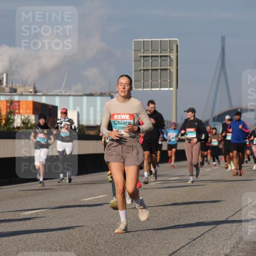 03.10.2025 - Köhlbrandbrückenlauf Luisa Fischer http://msf.ph/oto/9013278 03.10.2025 10:56:48 Position 3 2077, 145 meine-sportfotos.de