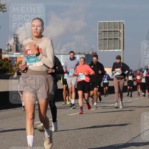 03.10.2025 - Köhlbrandbrückenlauf Luisa Fischer http://msf.ph/oto/9013300 03.10.2025 10:56:50 Position 3 1458 meine-sportfotos.de