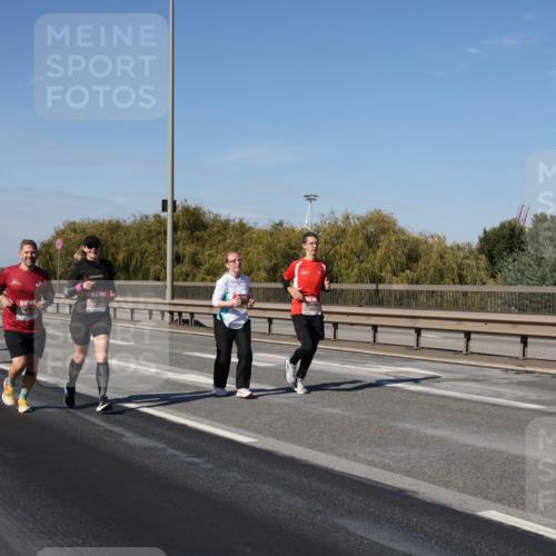 03.10.2025 - Köhlbrandbrückenlauf Julia Fischer http://msf.ph/oto/9013310 03.10.2025 13:05:56 Position 3  meine-sportfotos.de
