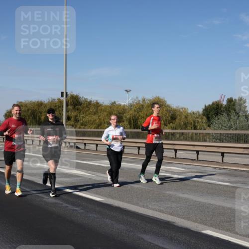03.10.2025 - Köhlbrandbrückenlauf Julia Fischer http://msf.ph/oto/9013313 03.10.2025 13:05:56 Position 3  meine-sportfotos.de