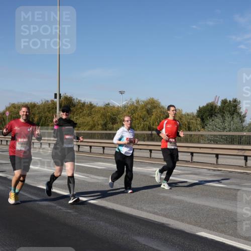 03.10.2025 - Köhlbrandbrückenlauf Julia Fischer http://msf.ph/oto/9013315 03.10.2025 13:05:57 Position 3  meine-sportfotos.de