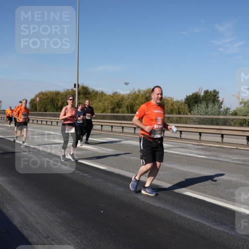 03.10.2025 - Köhlbrandbrückenlauf Julia Fischer http://msf.ph/oto/9013350 03.10.2025 13:06:02 Position 3  meine-sportfotos.de
