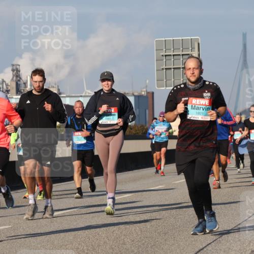 03.10.2025 - Köhlbrandbrückenlauf Luisa Fischer http://msf.ph/oto/9013358 03.10.2025 10:56:55 Position 3 3210, 1487, 1921 meine-sportfotos.de