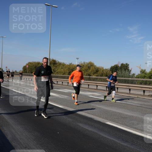 03.10.2025 - Köhlbrandbrückenlauf Julia Fischer http://msf.ph/oto/9013363 03.10.2025 13:06:06 Position 3 96 meine-sportfotos.de