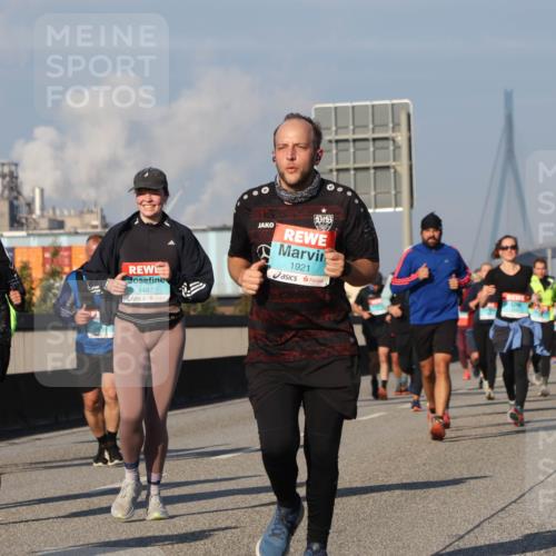 03.10.2025 - Köhlbrandbrückenlauf Luisa Fischer http://msf.ph/oto/9013370 03.10.2025 10:56:56 Position 3 1487, 1921 meine-sportfotos.de