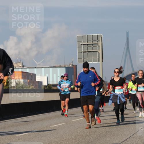 03.10.2025 - Köhlbrandbrückenlauf Luisa Fischer http://msf.ph/oto/9013389 03.10.2025 10:56:58 Position 3 1921, 1331 meine-sportfotos.de