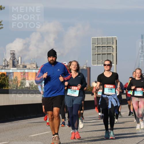 03.10.2025 - Köhlbrandbrückenlauf Luisa Fischer http://msf.ph/oto/9013421 03.10.2025 10:57:01 Position 3 1327, 1331 meine-sportfotos.de