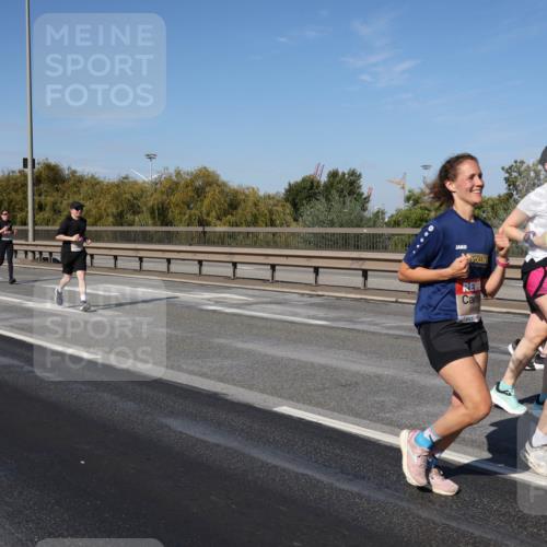 03.10.2025 - Köhlbrandbrückenlauf Julia Fischer http://msf.ph/oto/9013429 03.10.2025 13:06:17 Position 3  meine-sportfotos.de