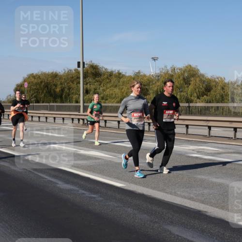 03.10.2025 - Köhlbrandbrückenlauf Julia Fischer http://msf.ph/oto/9013451 03.10.2025 13:06:22 Position 3  meine-sportfotos.de