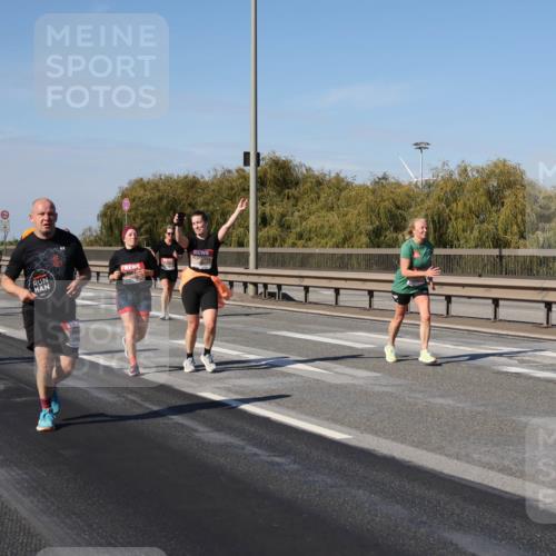 03.10.2025 - Köhlbrandbrückenlauf Julia Fischer http://msf.ph/oto/9013458 03.10.2025 13:06:24 Position 3  meine-sportfotos.de