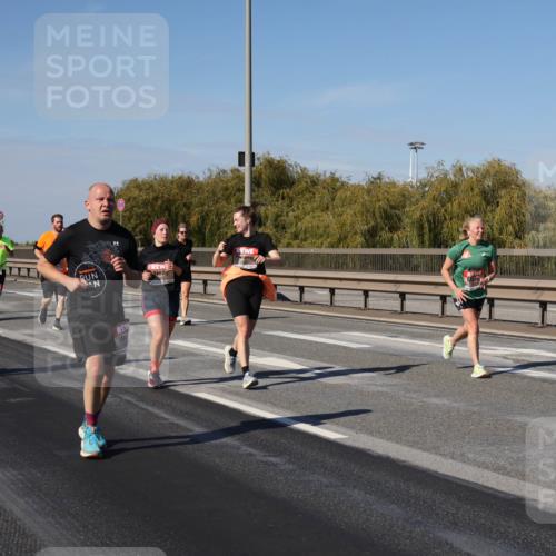 03.10.2025 - Köhlbrandbrückenlauf Julia Fischer http://msf.ph/oto/9013460 03.10.2025 13:06:24 Position 3  meine-sportfotos.de