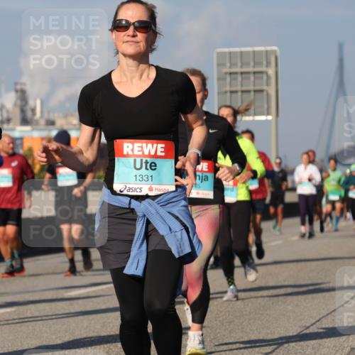 03.10.2025 - Köhlbrandbrückenlauf Luisa Fischer http://msf.ph/oto/9013465 03.10.2025 10:57:05 Position 3 1327, 1331, 45 meine-sportfotos.de