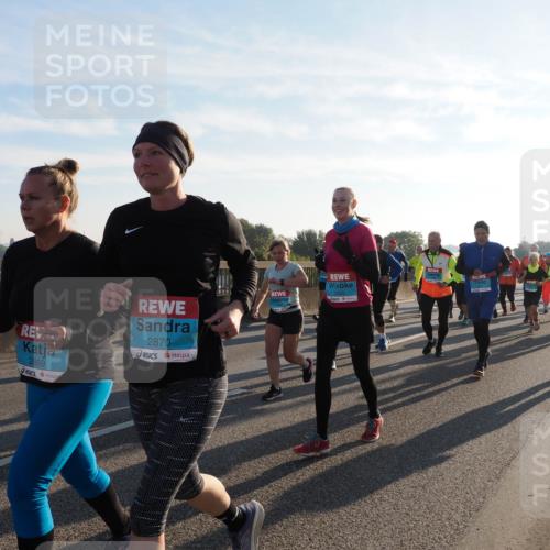 03.10.2025 - Köhlbrandbrückenlauf Fabian Wolf http://msf.ph/oto/9013467 03.10.2025 09:24:03 Position 3 2869, 2870, 2255 meine-sportfotos.de