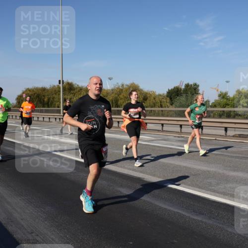 03.10.2025 - Köhlbrandbrückenlauf Julia Fischer http://msf.ph/oto/9013470 03.10.2025 13:06:26 Position 3  meine-sportfotos.de