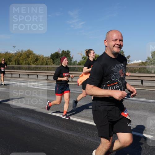 03.10.2025 - Köhlbrandbrückenlauf Julia Fischer http://msf.ph/oto/9013472 03.10.2025 13:06:27 Position 3  meine-sportfotos.de