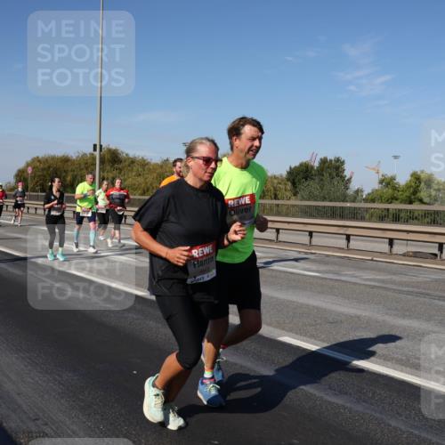 03.10.2025 - Köhlbrandbrückenlauf Julia Fischer http://msf.ph/oto/9013481 03.10.2025 13:06:28 Position 3 4943 meine-sportfotos.de