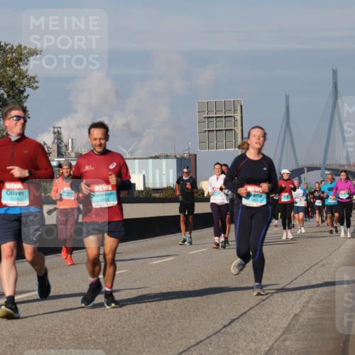 03.10.2025 - Köhlbrandbrückenlauf Luisa Fischer http://msf.ph/oto/9013504 03.10.2025 10:57:10 Position 3 1227, 2150, 1945 meine-sportfotos.de