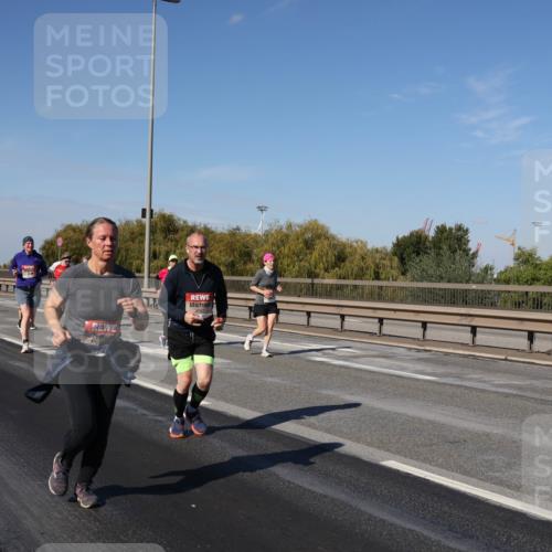 03.10.2025 - Köhlbrandbrückenlauf Julia Fischer http://msf.ph/oto/9013515 03.10.2025 13:06:33 Position 3  meine-sportfotos.de