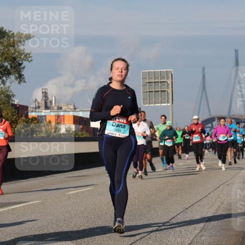 03.10.2025 - Köhlbrandbrückenlauf Luisa Fischer http://msf.ph/oto/9013525 03.10.2025 10:57:12 Position 3 1945, 1654 meine-sportfotos.de