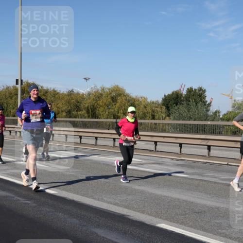 03.10.2025 - Köhlbrandbrückenlauf Julia Fischer http://msf.ph/oto/9013534 03.10.2025 13:06:35 Position 3  meine-sportfotos.de