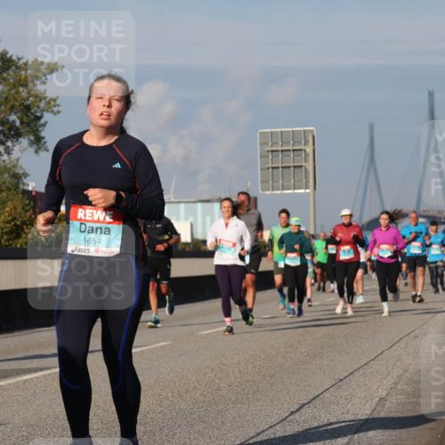 03.10.2025 - Köhlbrandbrückenlauf Luisa Fischer http://msf.ph/oto/9013538 03.10.2025 10:57:13 Position 3 1654 meine-sportfotos.de