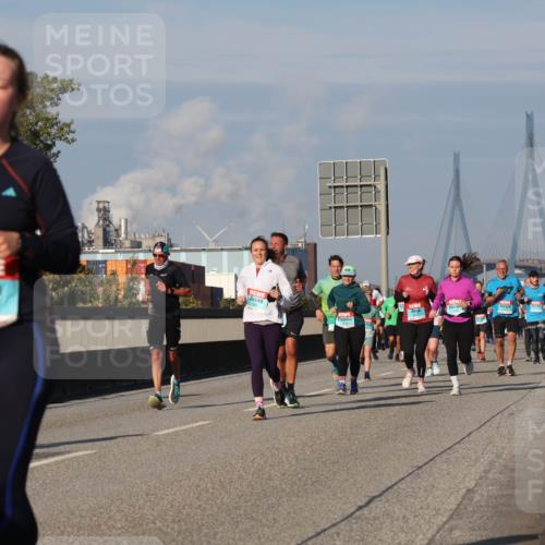 03.10.2025 - Köhlbrandbrückenlauf Luisa Fischer http://msf.ph/oto/9013545 03.10.2025 10:57:14 Position 3 1654 meine-sportfotos.de