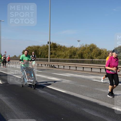 03.10.2025 - Köhlbrandbrückenlauf Julia Fischer http://msf.ph/oto/9013553 03.10.2025 13:06:38 Position 3  meine-sportfotos.de