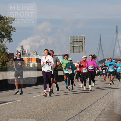 03.10.2025 - Köhlbrandbrückenlauf Luisa Fischer http://msf.ph/oto/9013563 03.10.2025 10:57:15 Position 3  meine-sportfotos.de