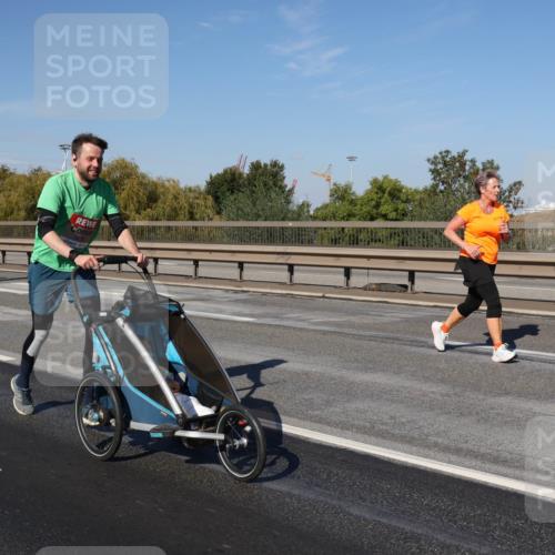 03.10.2025 - Köhlbrandbrückenlauf Julia Fischer http://msf.ph/oto/9013565 03.10.2025 13:06:40 Position 3  meine-sportfotos.de