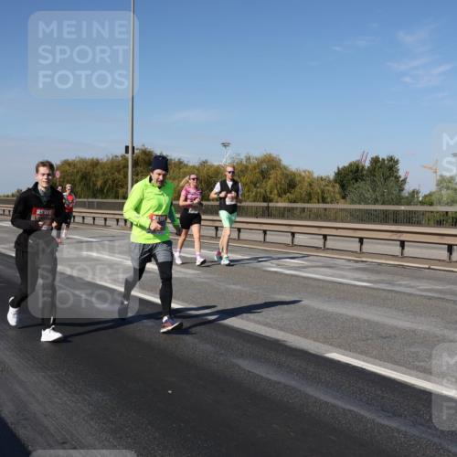 03.10.2025 - Köhlbrandbrückenlauf Julia Fischer http://msf.ph/oto/9013572 03.10.2025 13:06:41 Position 3  meine-sportfotos.de