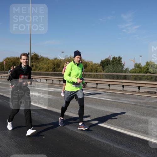 03.10.2025 - Köhlbrandbrückenlauf Julia Fischer http://msf.ph/oto/9013580 03.10.2025 13:06:42 Position 3  meine-sportfotos.de