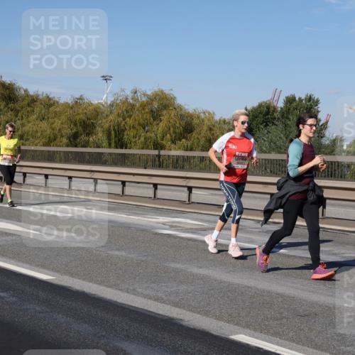 03.10.2025 - Köhlbrandbrückenlauf Julia Fischer http://msf.ph/oto/9013608 03.10.2025 13:06:46 Position 3 6643 meine-sportfotos.de