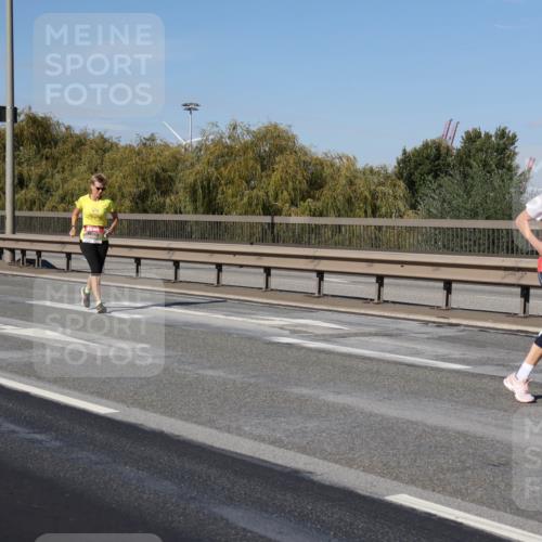 03.10.2025 - Köhlbrandbrückenlauf Julia Fischer http://msf.ph/oto/9013611 03.10.2025 13:06:47 Position 3  meine-sportfotos.de