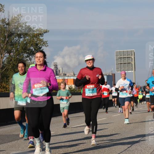 03.10.2025 - Köhlbrandbrückenlauf Luisa Fischer http://msf.ph/oto/9013624 03.10.2025 10:57:21 Position 3 1362, 3352, 2061, 41 meine-sportfotos.de