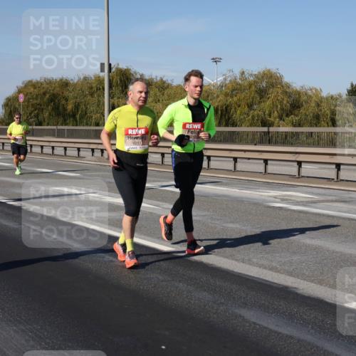 03.10.2025 - Köhlbrandbrückenlauf Julia Fischer http://msf.ph/oto/9013627 03.10.2025 13:06:50 Position 3 5781, 6211 meine-sportfotos.de