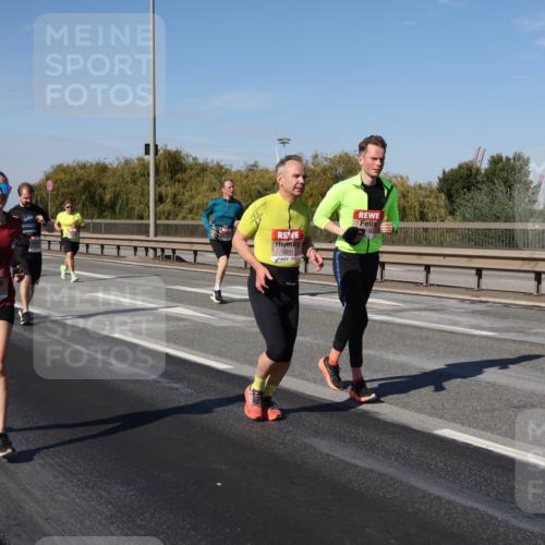 03.10.2025 - Köhlbrandbrückenlauf Julia Fischer http://msf.ph/oto/9013630 03.10.2025 13:06:51 Position 3 5781, 6211 meine-sportfotos.de