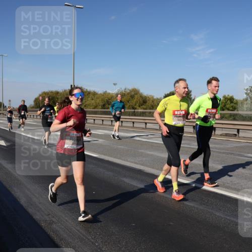 03.10.2025 - Köhlbrandbrückenlauf Julia Fischer http://msf.ph/oto/9013636 03.10.2025 13:06:52 Position 3 5781, 6211 meine-sportfotos.de