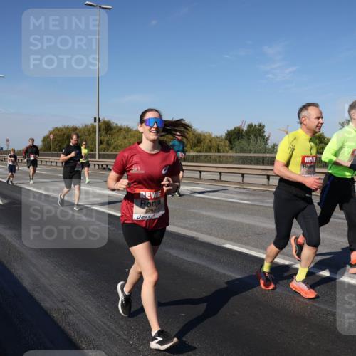 03.10.2025 - Köhlbrandbrückenlauf Julia Fischer http://msf.ph/oto/9013640 03.10.2025 13:06:52 Position 3 5781 meine-sportfotos.de