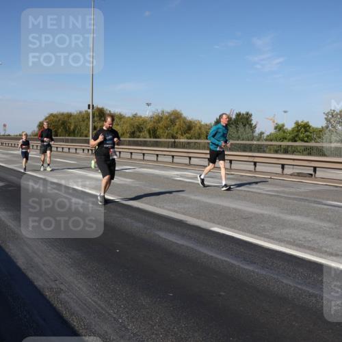 03.10.2025 - Köhlbrandbrückenlauf Julia Fischer http://msf.ph/oto/9013645 03.10.2025 13:06:53 Position 3  meine-sportfotos.de