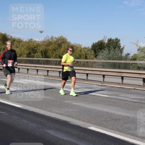 03.10.2025 - Köhlbrandbrückenlauf Julia Fischer http://msf.ph/oto/9013657 03.10.2025 13:06:55 Position 3  meine-sportfotos.de