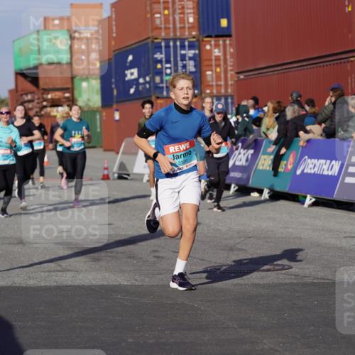 03.10.2025 - Köhlbrandbrückenlauf Michael Burmester http://msf.ph/oto/9013658 03.10.2025 10:13:55 Ziel 1169, 1431, 1460, 1514, 1515, 1738, 2054, 2122, 3126, 3372, 3469, 3724, 3735, 3761, 3793 meine-sportfotos.de