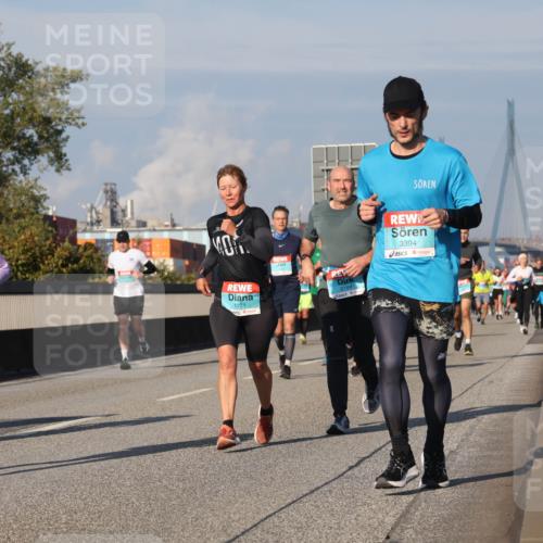 03.10.2025 - Köhlbrandbrückenlauf Luisa Fischer http://msf.ph/oto/9013667 03.10.2025 10:57:29 Position 3 1829, 1521, 1771, 2799, 3394 meine-sportfotos.de